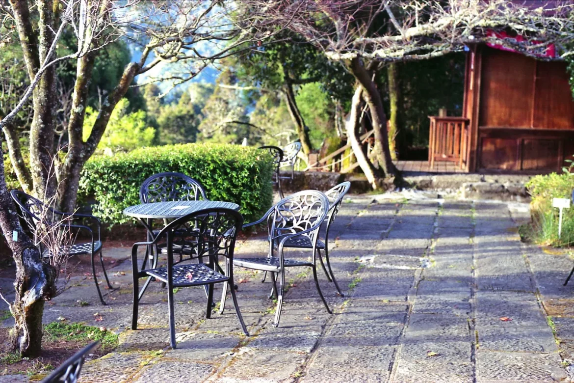 Aluminum Cast Patio Furniture Guide - aluminum cast patio furniture