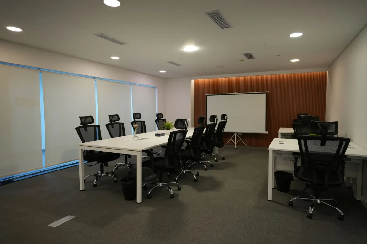Armless Office Chairs: Buyer Guide - armless office chair
