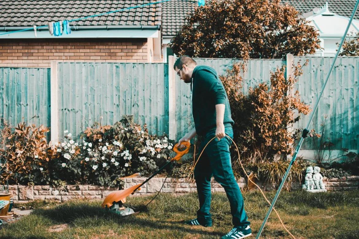 Electric Start Lawn Mowers: Buyer Guide - electric start lawn mower