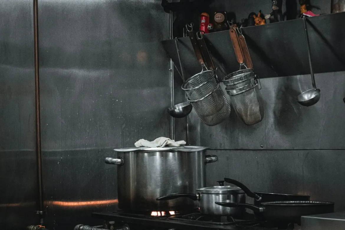Hard Anodized Cookware Set Buying Guide - hard anodized cookware set