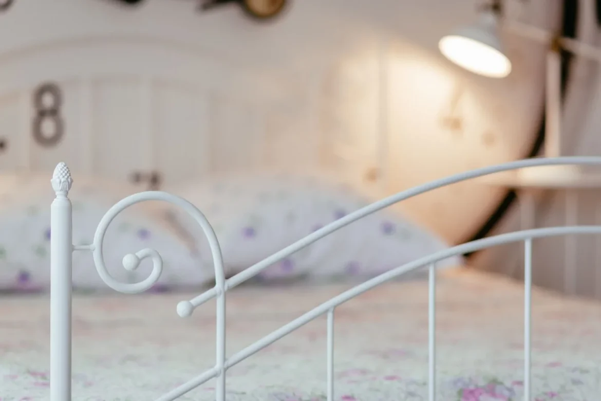 Hollywood Bed Frame Buying Guide - hollywood bed frame