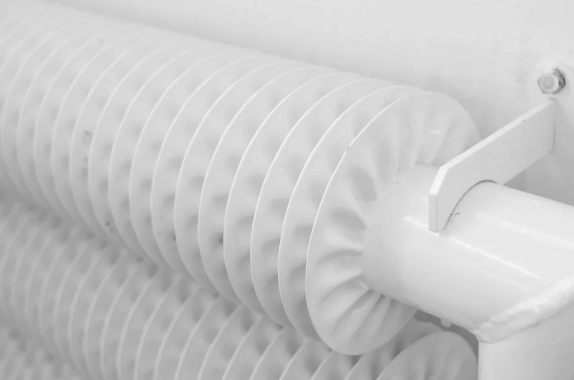 Oil Heater vs Space Heater: Which Fits You? - oil heater vs space heater