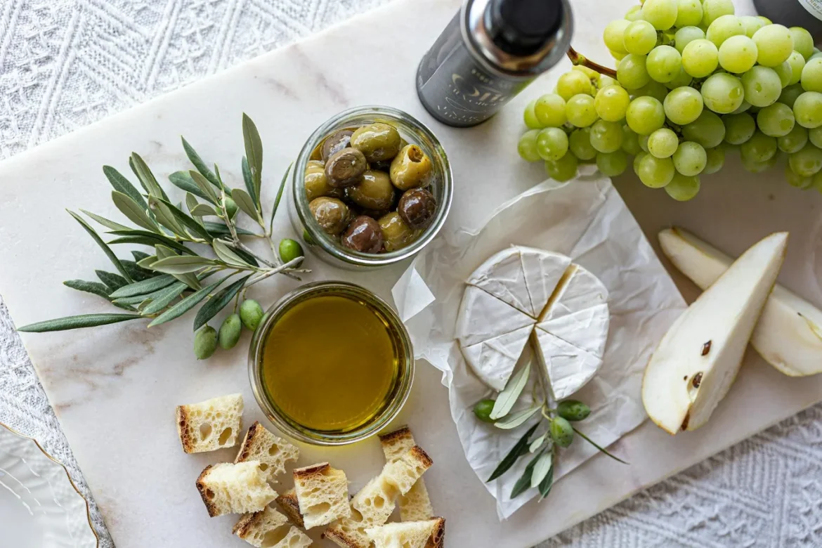 Olive Wood Cutting Board Buying Guide - olive wood cutting board